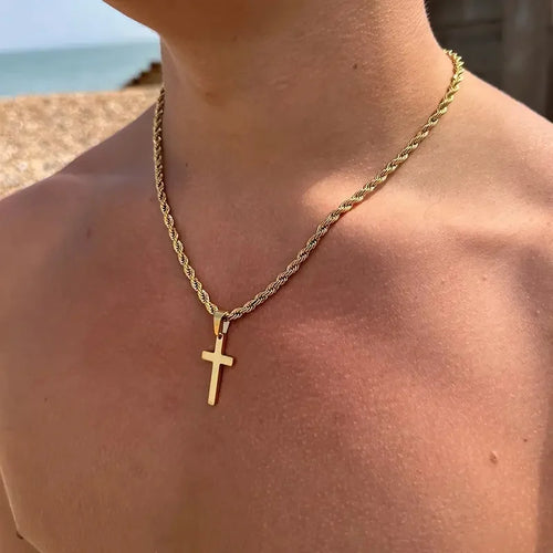 Cadena Dorada con Dije de Cruz – Elegancia y FeGold Chain with Cross Pendant – Elegance and Faith