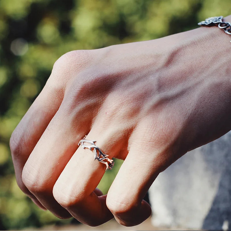 Anillo Ramas Naturales – Minimalismo con Estilo Natural Branch Ring – Minimalist Style”
